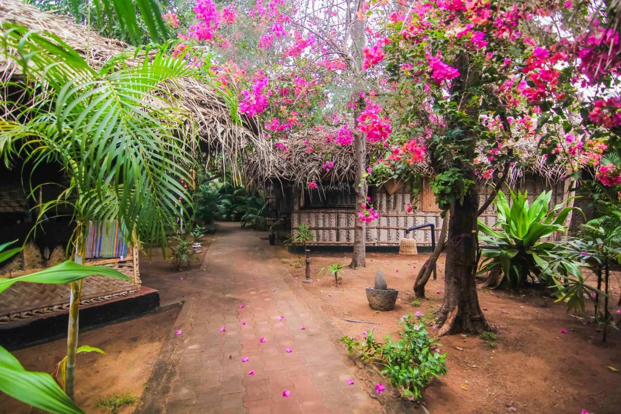 The Palm Trees Resort Patnem Beach Exterior photo